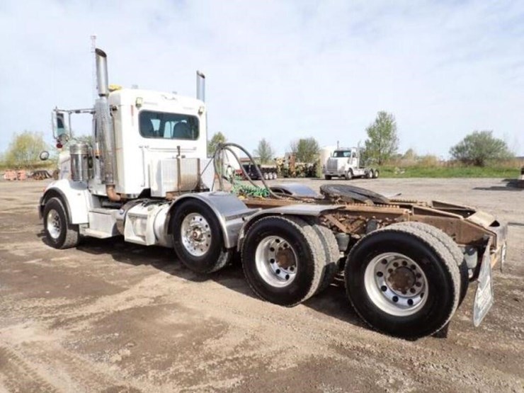 2013-peterbilt-367-image-7