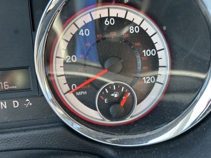 2011-dodge-grand-caravan-image-31