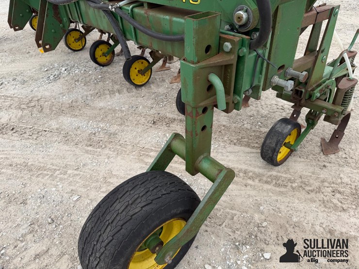 john-deere-845-image-16
