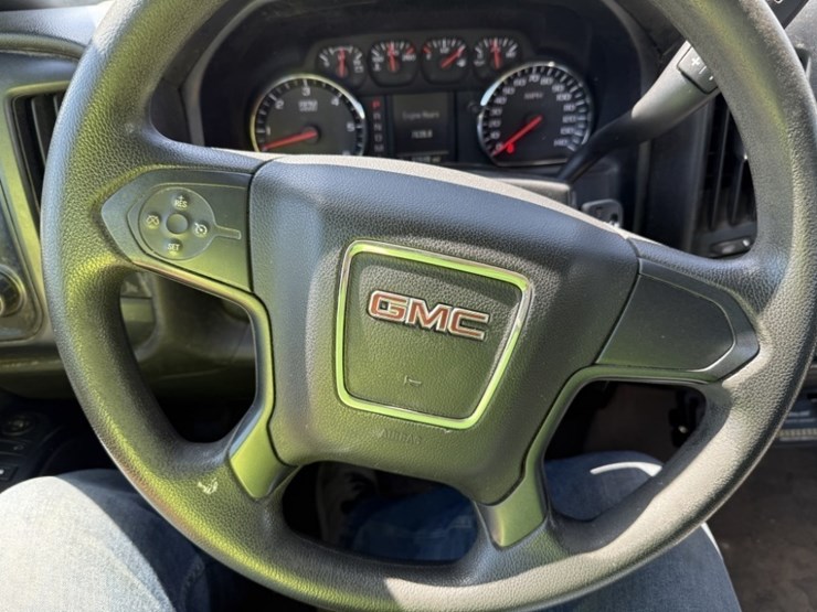 2016-gmc-sierra-2500-image-26