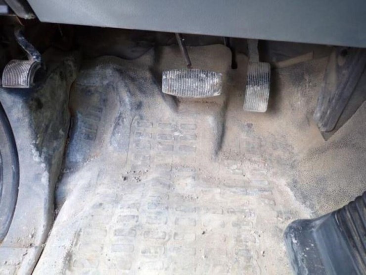 2013-ford-f250-xl-image-14