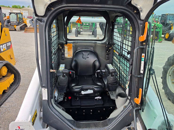 2016-bobcat-t595-image-7