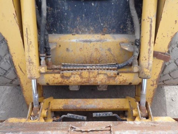 2008-john-deere-328-image-22