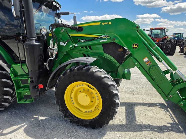 2016-john-deere-6145r-image-23