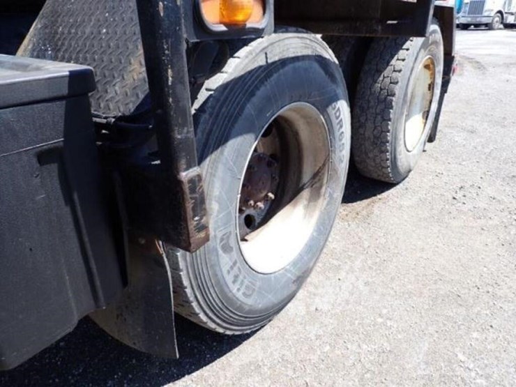 2015-mack-granite-gu813-image-55