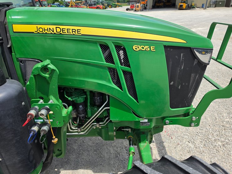 2020-john-deere-6105e-image-5