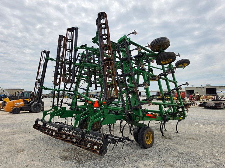 2011-john-deere-2210-image-15