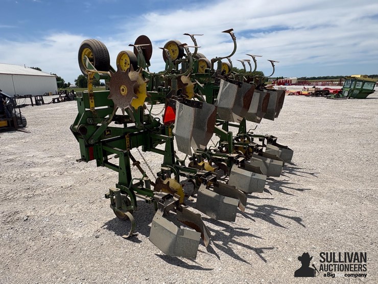 john-deere-845-image-7