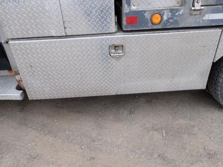 2000-ford-f550-xl-image-32