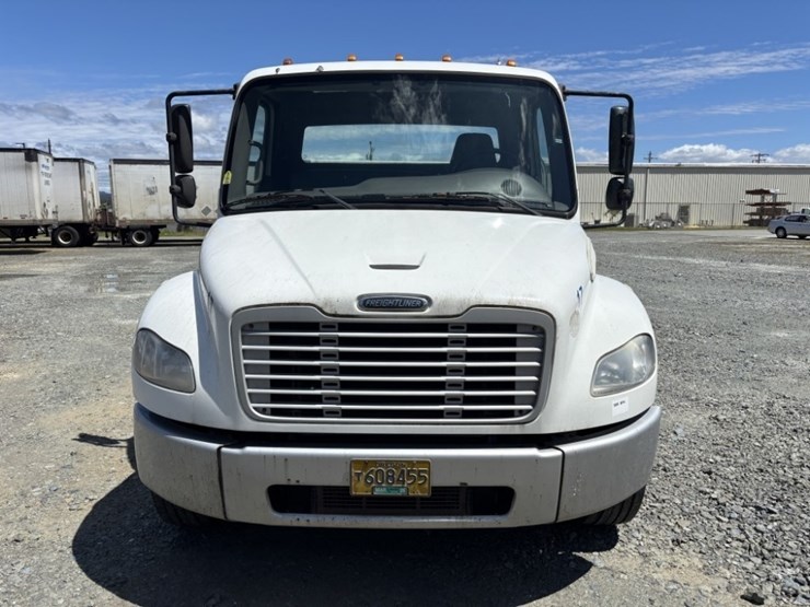 2012-freightliner-m2-s/a-cab-&-chassis-image-8