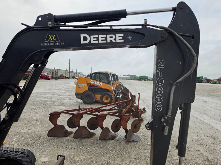 2020-deere-35g-image-21
