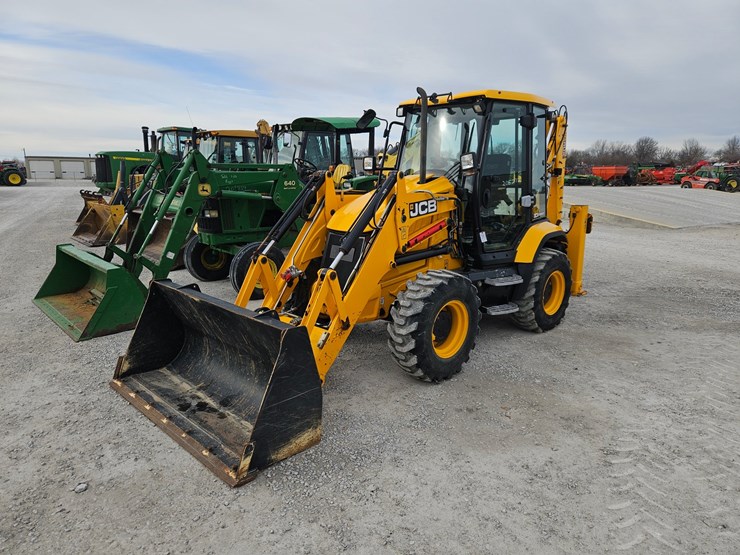 2018-jcb-3cx-compact-image-1