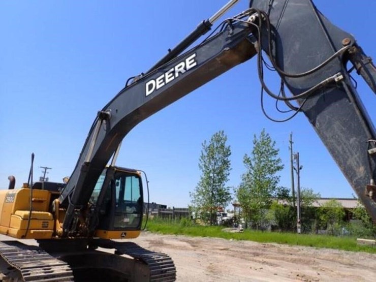 2012-deere-290g-lc-image-32