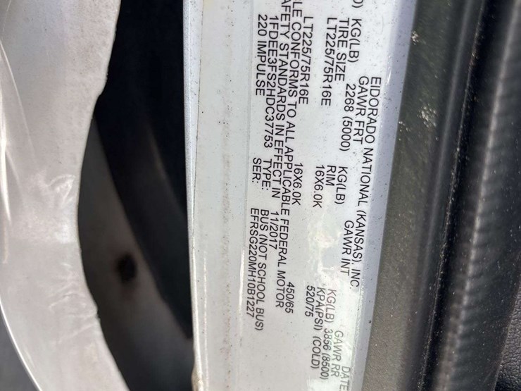 2017-ford-e350-image-12
