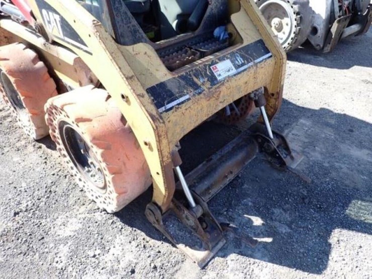 2006-caterpillar-216b-image-20