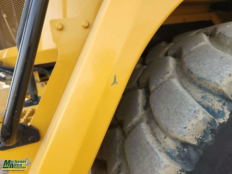 2017-caterpillar-730-image-31