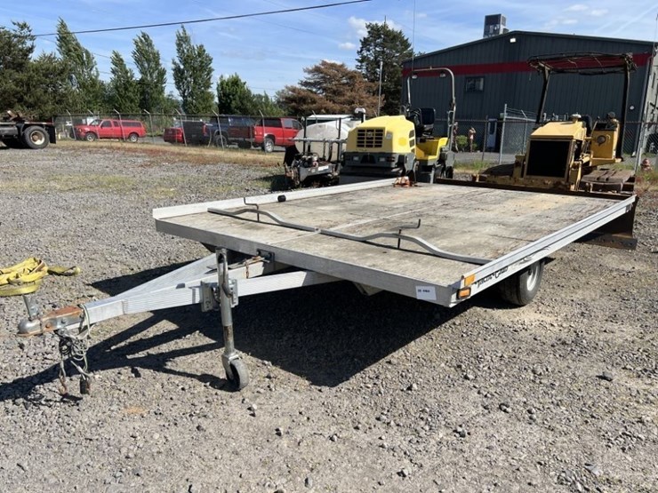 2007-yacht-club-tilt-deck-equipment-trailer-image-1