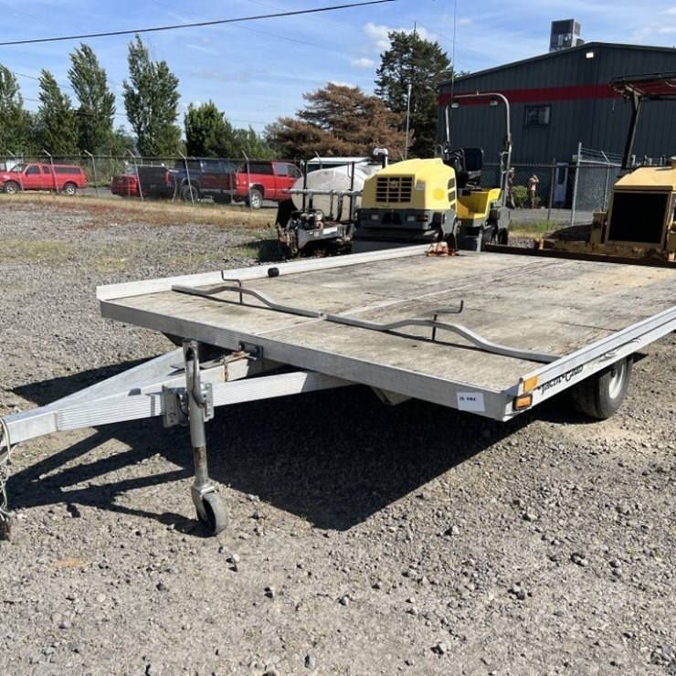 2007 Yacht Club Tilt Deck Equipment Trailer