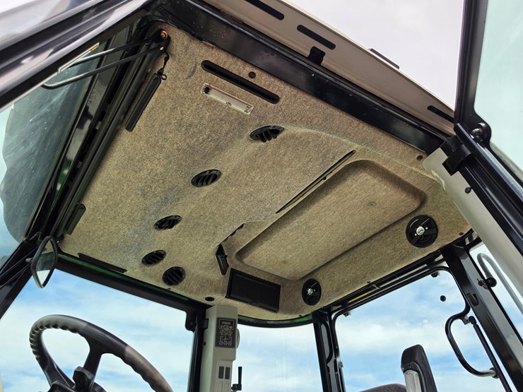 2005-massey-ferguson-6465-image-5
