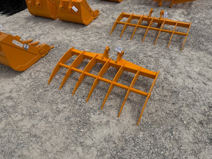 caterpillar-303-image-1
