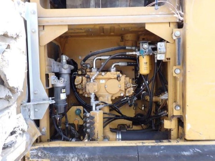 2014-caterpillar-320el-image-57