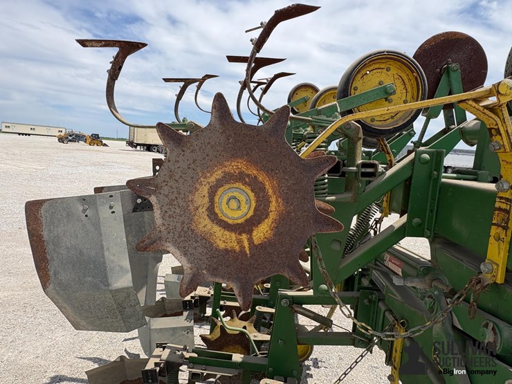 john-deere-845-image-18