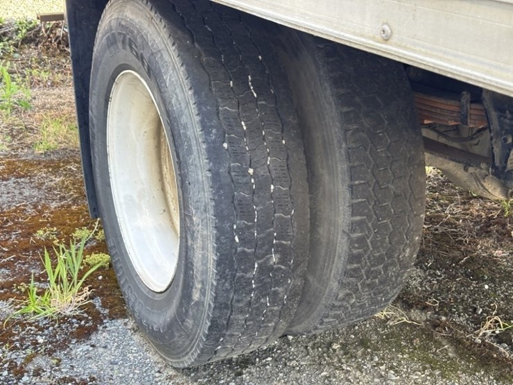 2012-international-durastar-4300-image-7