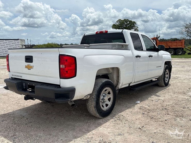 2018-chevrolet-silverado-1500-image-3