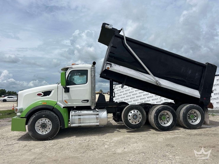 2015-peterbilt-567-image-49
