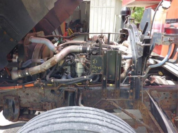 2005-gmc-t8500-image-22