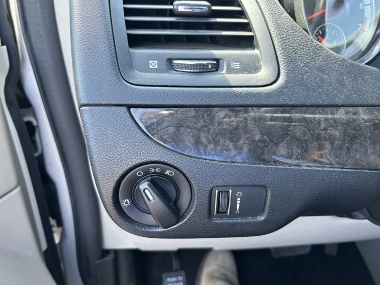 2011-dodge-grand-caravan-image-26