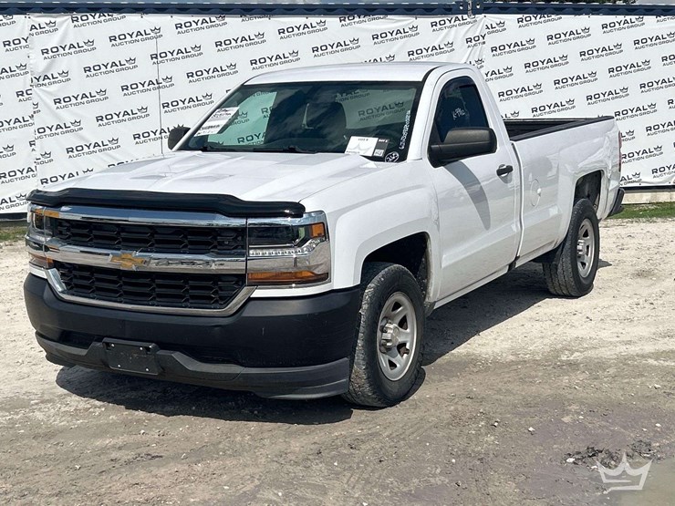 2016-chevrolet-silverado-1500-image-1