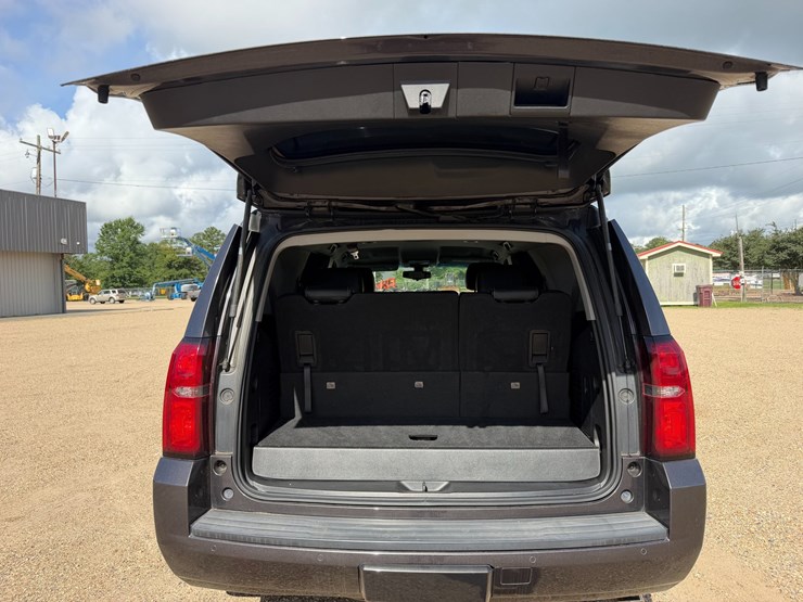 2018-chevrolet-tahoe-image-5