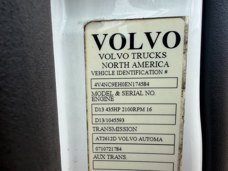 #16283-•-2014-volvo-truck-image-12