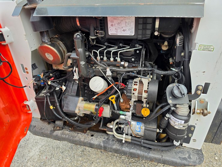 2016-bobcat-t595-image-19