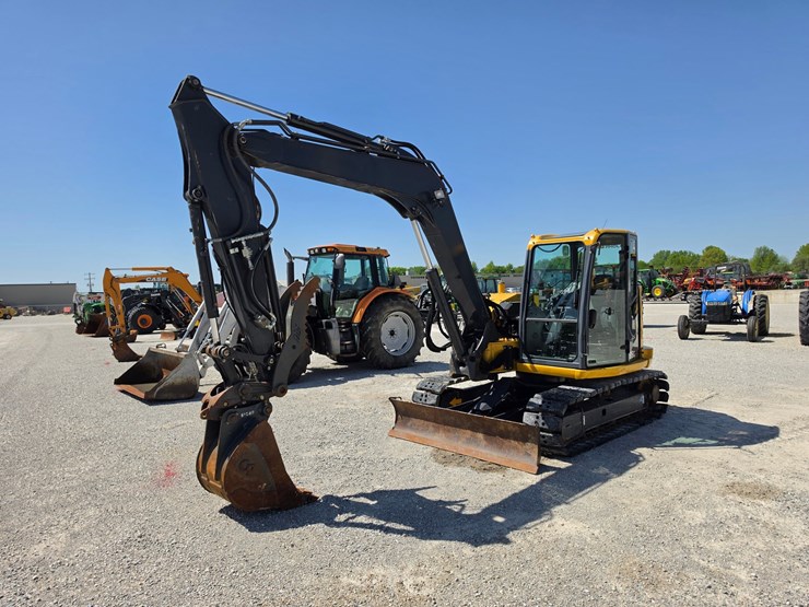 2018-deere-85g-image-27
