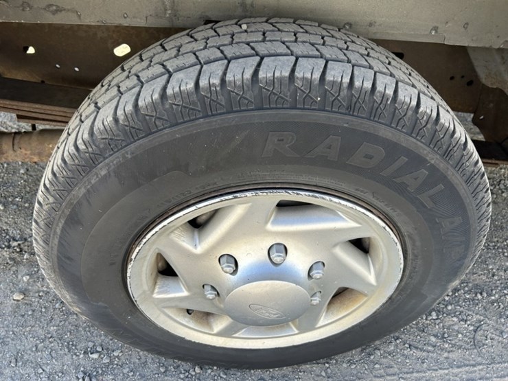2002-ford-e250-image-12
