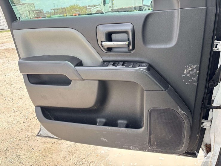 2018-chevrolet-silverado-1500-image-11