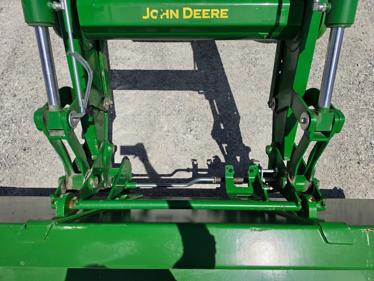 2016-john-deere-6145r-image-5