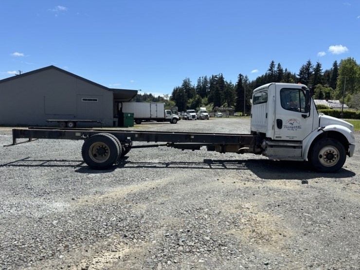 2012-freightliner-m2-s/a-cab-&-chassis-image-6