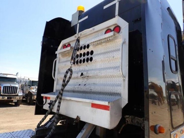 2018-freightliner-coronado-122-image-61