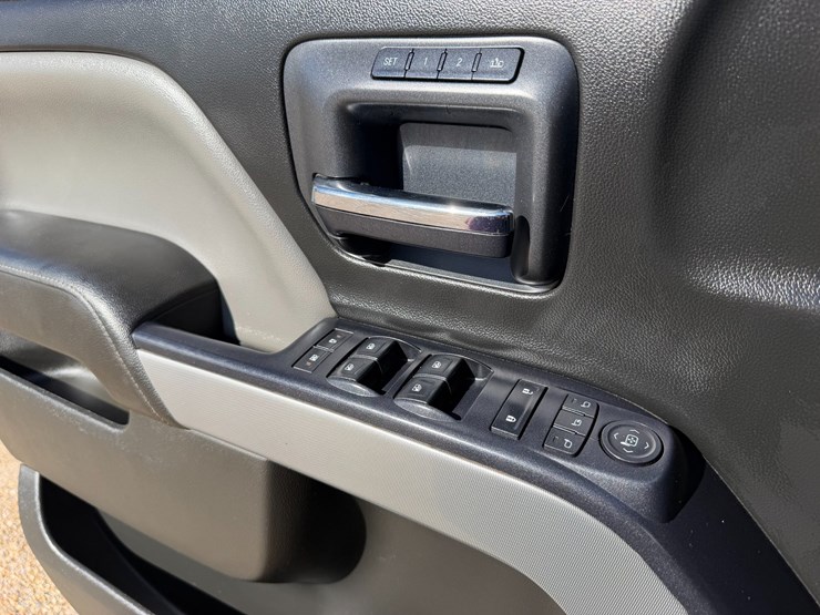 2016-chevrolet-silverado-1500-image-11
