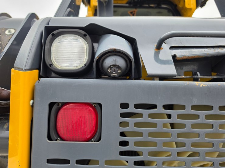 2023-deere-325g-image-19