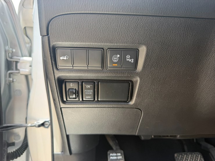 2017-nissan-armada-image-15