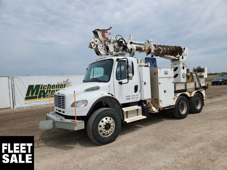 2013-freightliner-m2-106-image-1