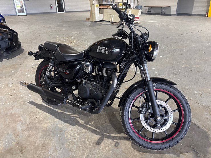 #23989-•-2022-royal-enfield-meteor-350-image-2