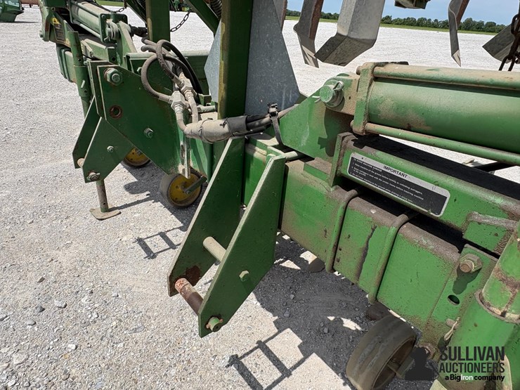 john-deere-845-image-12