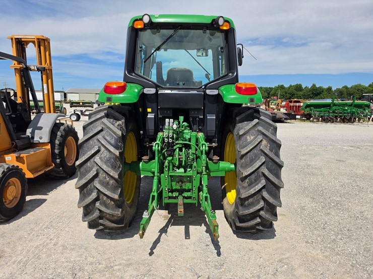 2014-john-deere-6140m-image-12