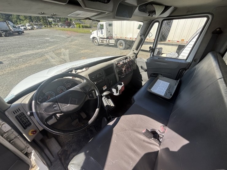 2012-international-durastar-4300-image-15