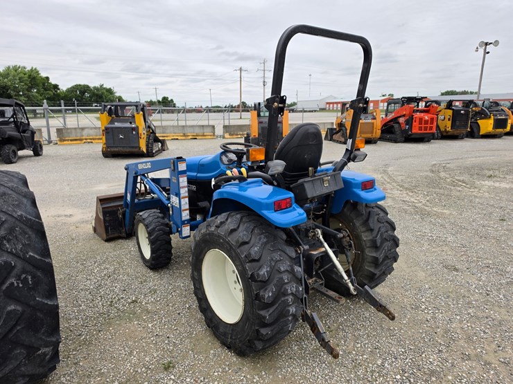 1999-new-holland-tc33-image-11